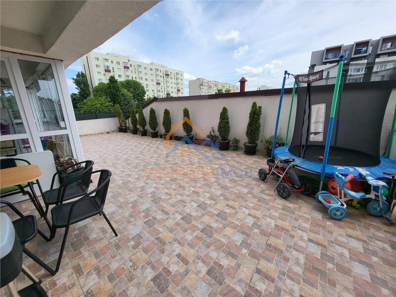 Sector 4 Apartament cu terasa